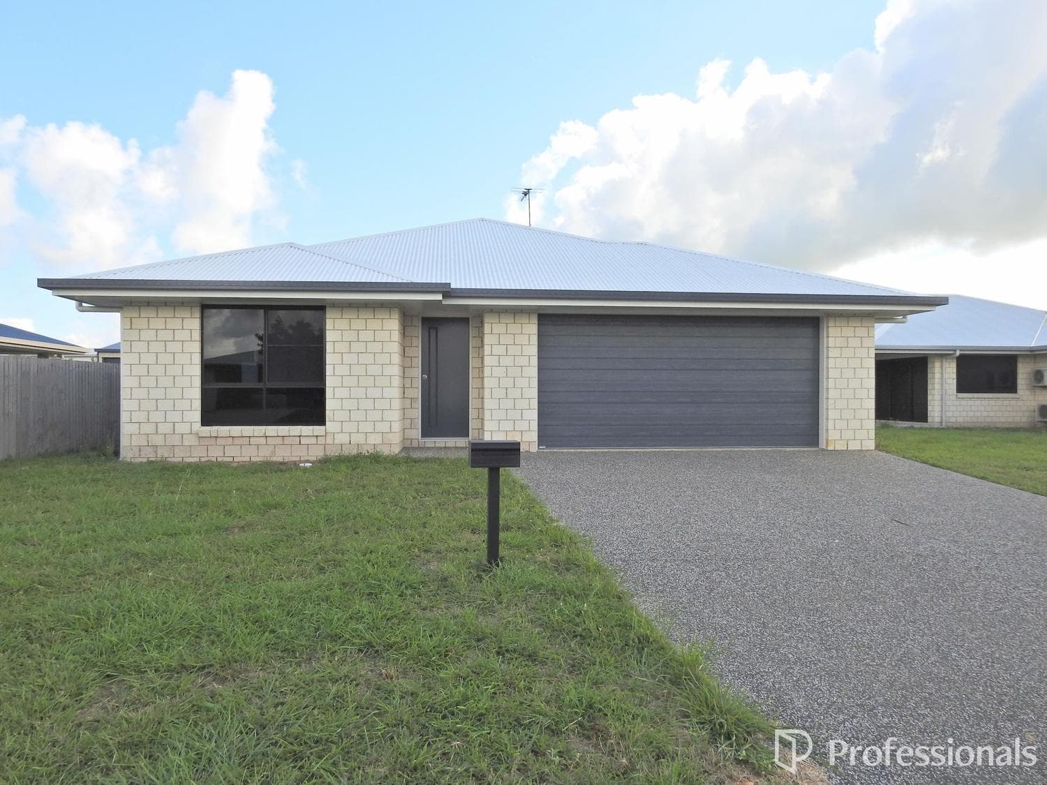 1 & 2/24 Macartney Drive, Marian QLD 4753, Marian - Image 1