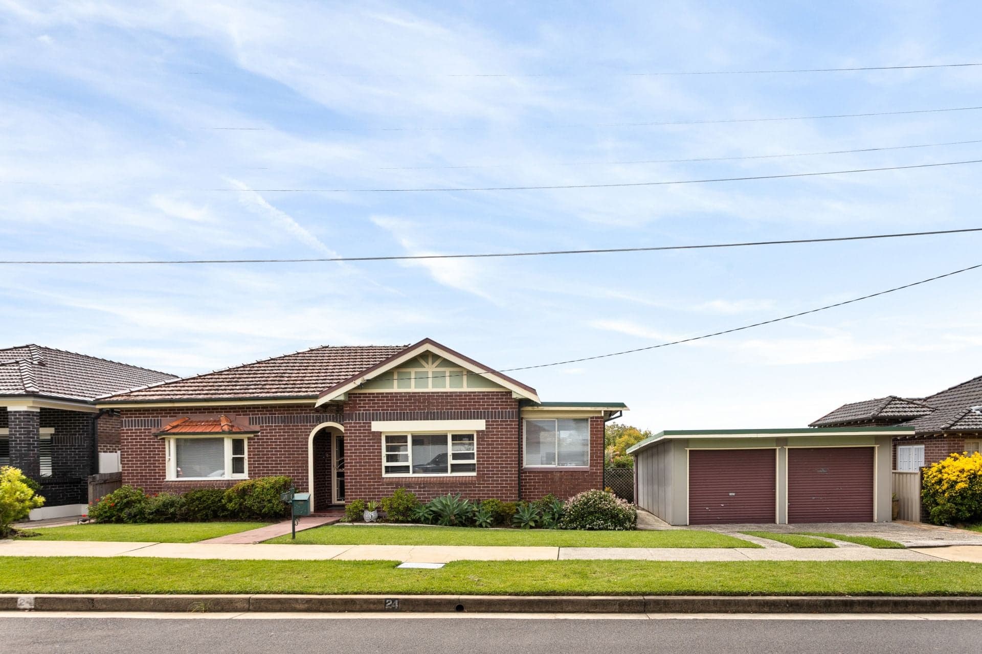 24 Clare CrescentRussell Lea, 24 Clare Crescentrussell Lea - Image 1