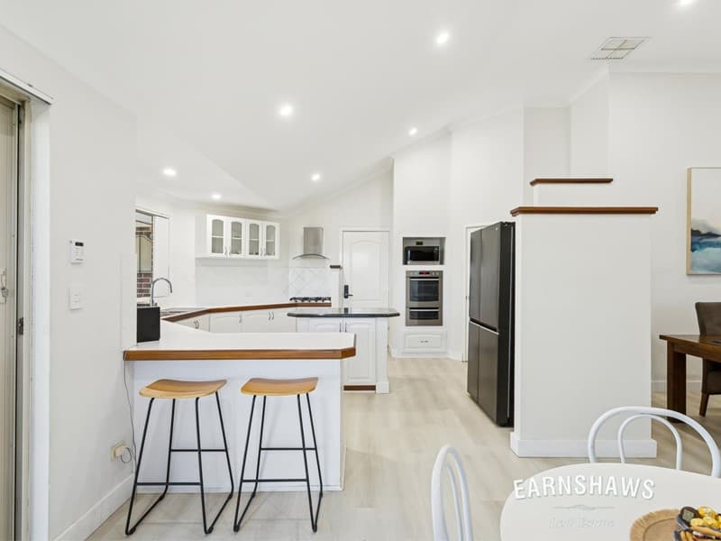 6 Elm Place, Helena Valley, Helena Valley - Image 1