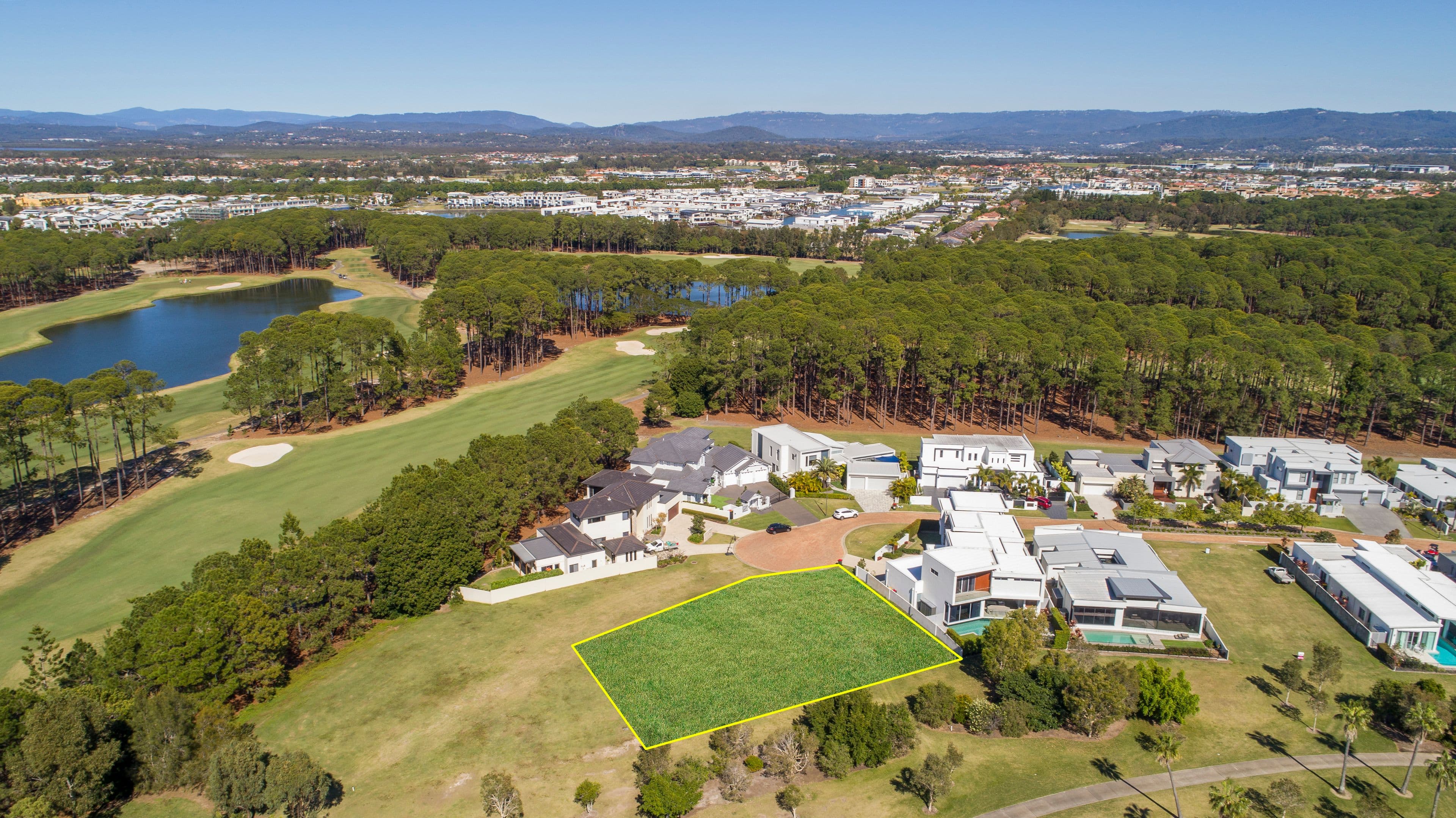 2268 Banksia Lakes Drive, Sanctuary Cove QLD 4212, Hope Island - Image 1