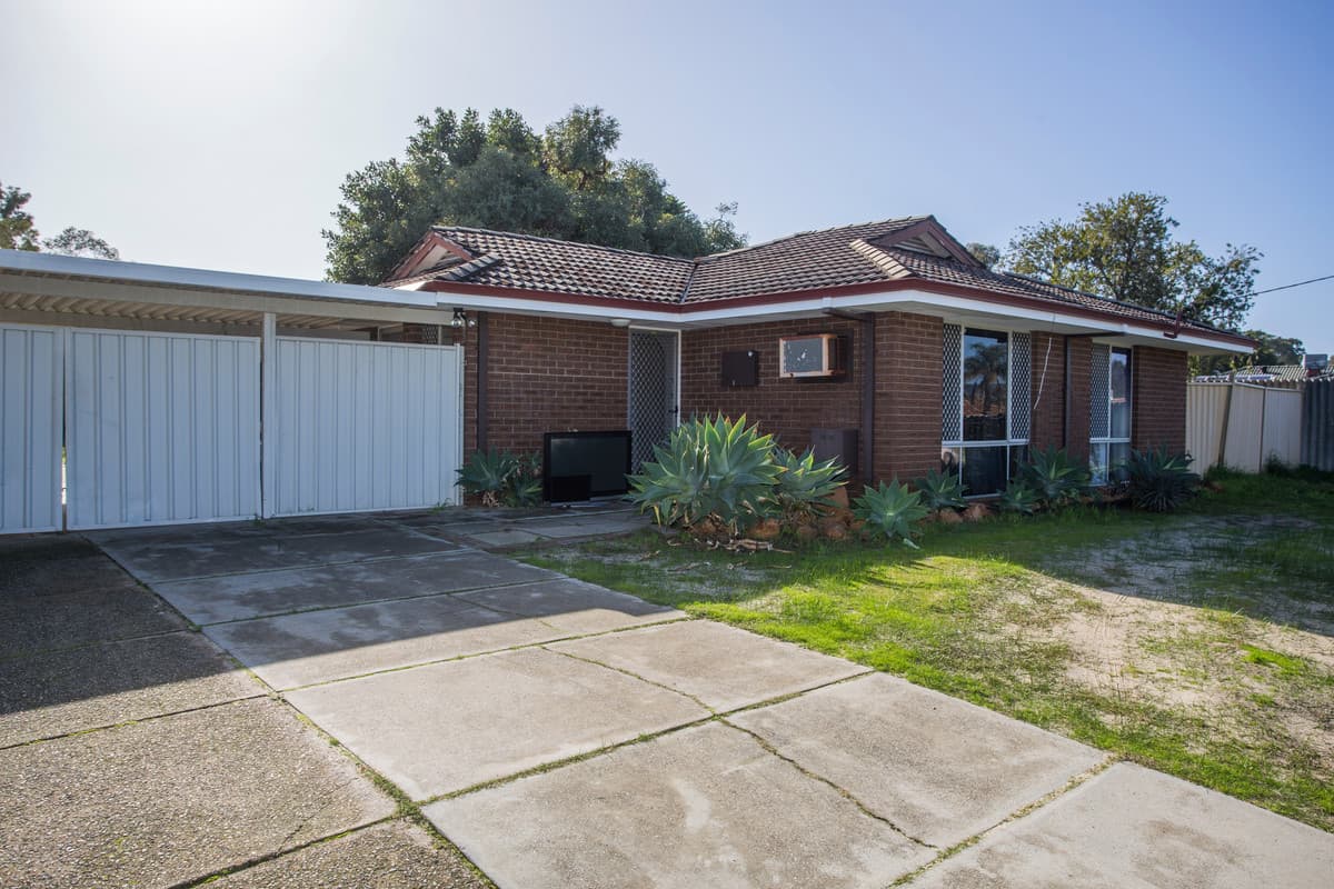 21 Tewson Road, Camillo, WA, Camillo - Image 1