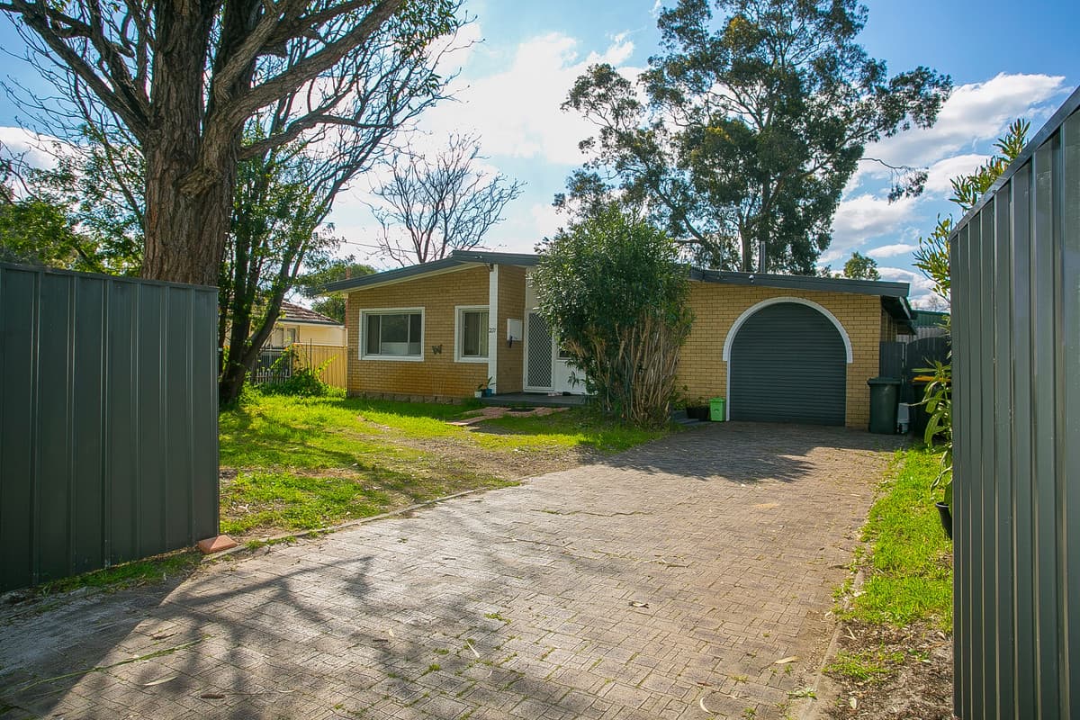 271 Morley Drive East, Lockridge, WA, Lockridge - Image 1