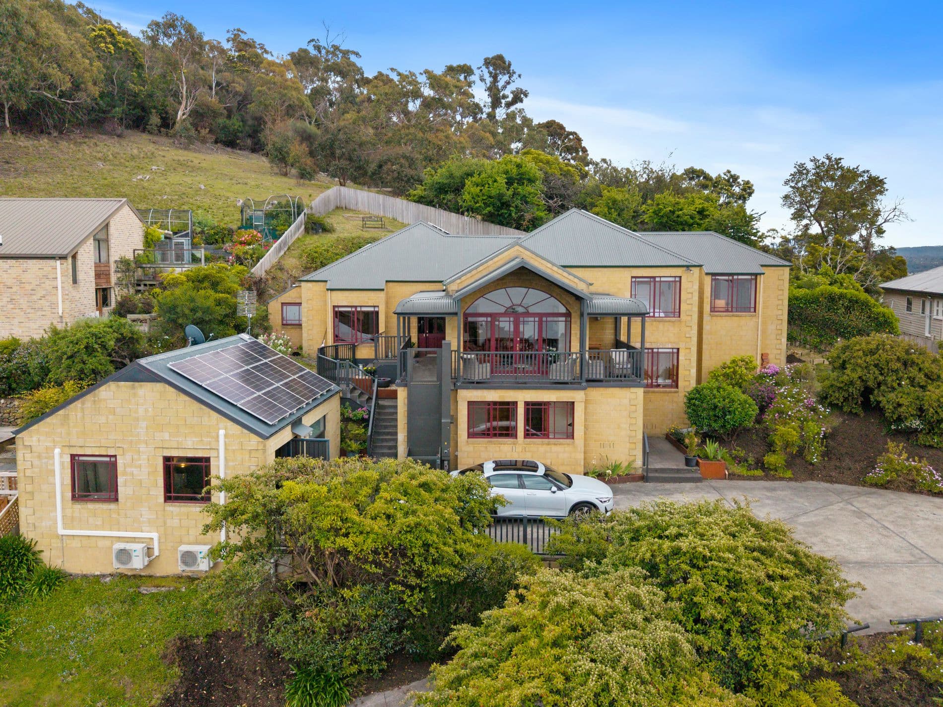 7 Pauldon Drive, SANDY BAY TAS, Sandy Bay - Image 1