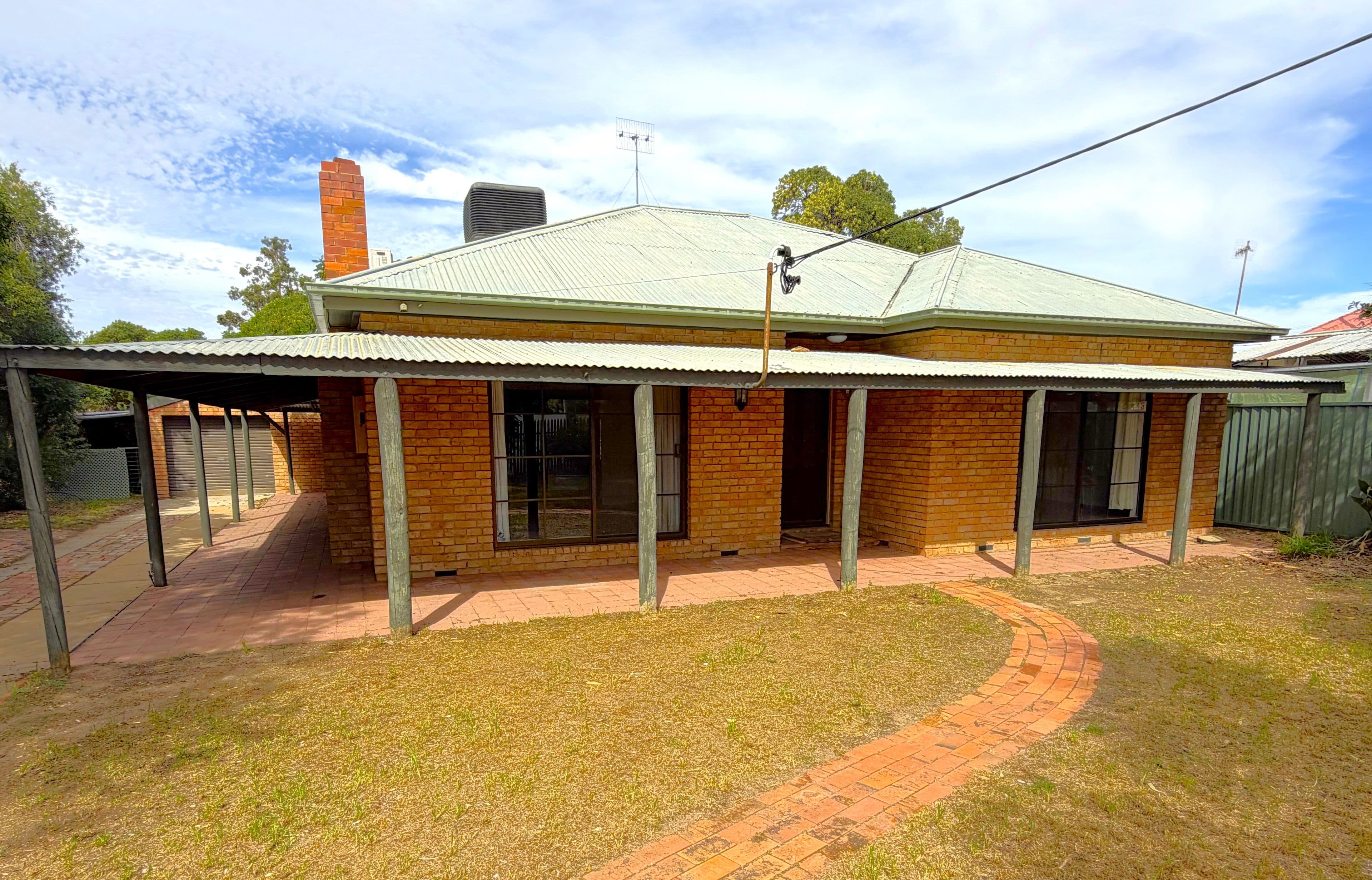 128 Junction Street, Deniliquin NSW 2710, Deniliquin - Image 1