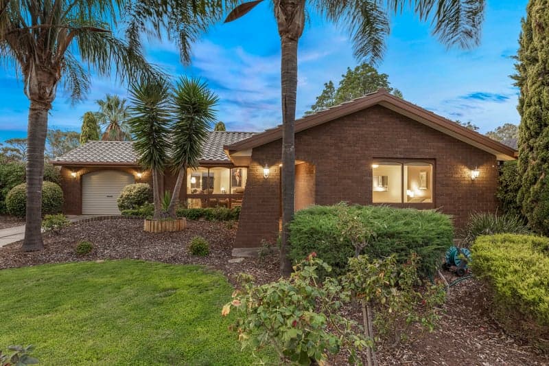 17 Floriston Way, Salisbury Park - Image 1