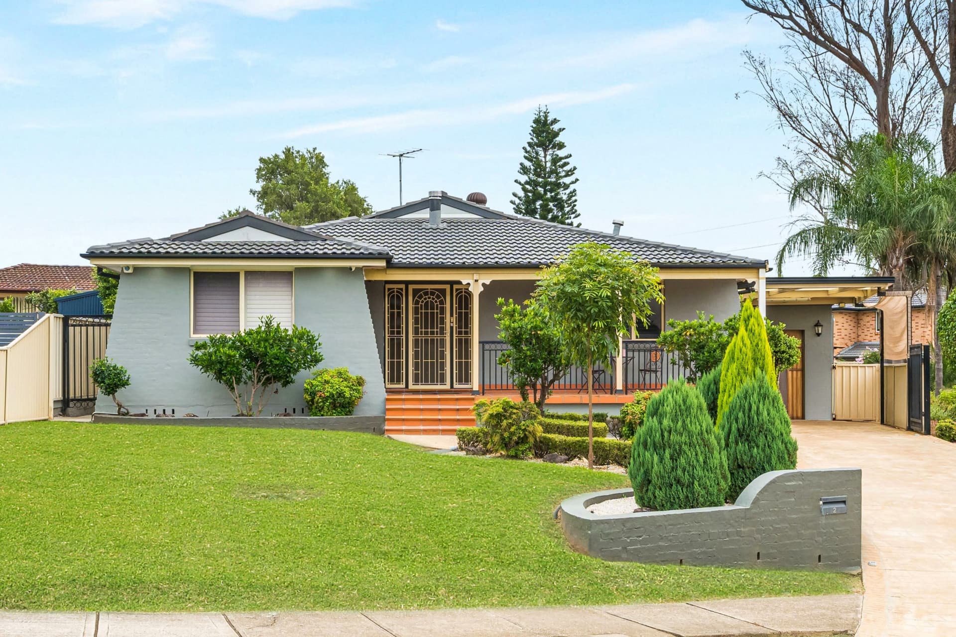 2 Amber Close, Bossley Park, Bossley Park - Image 1