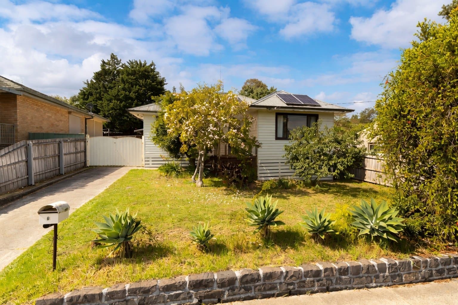 6 Kerr Avenue, Oak Park - Image 1