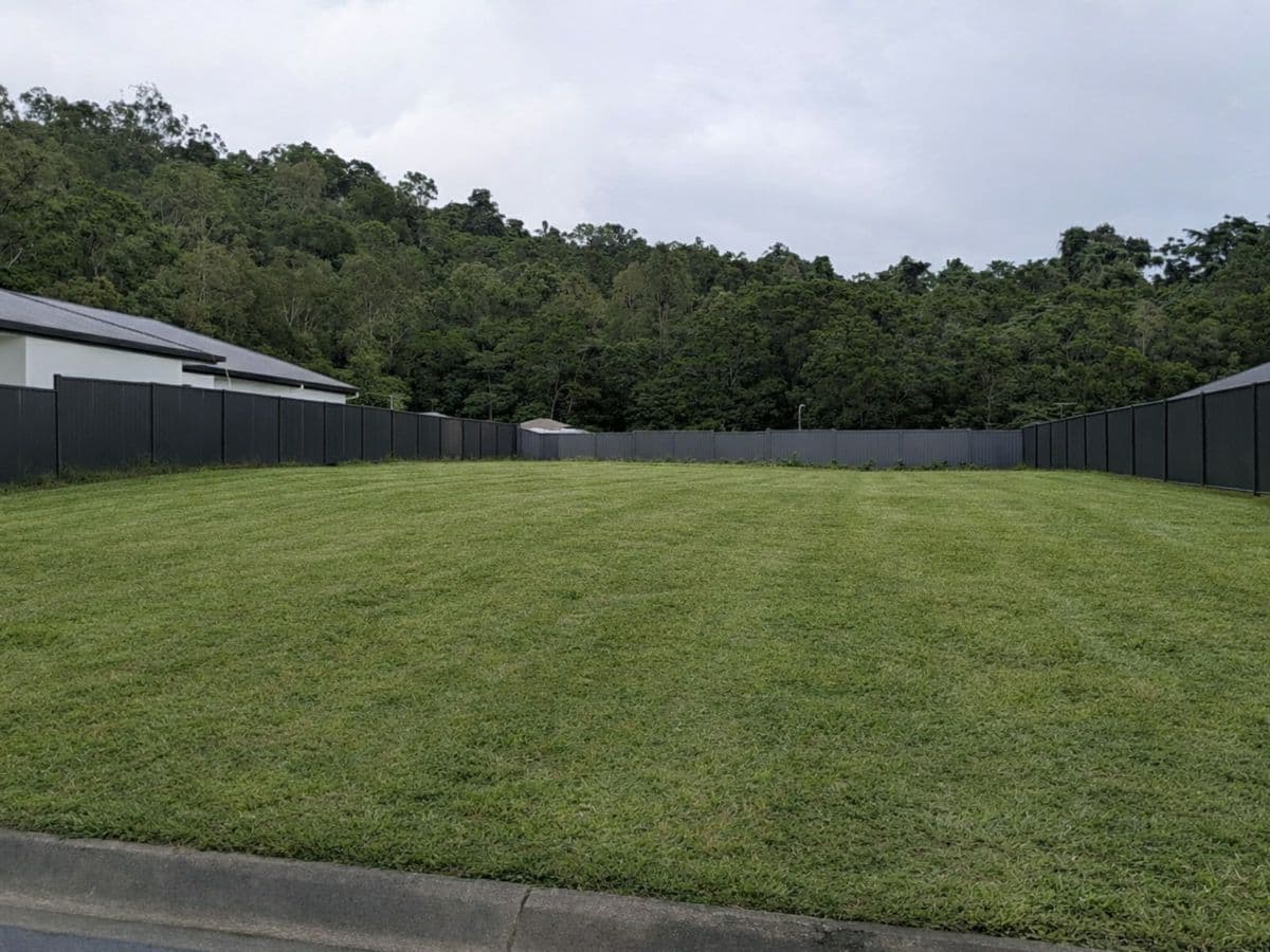 12 Lacebark Crescent, BENTLEY PARK, Bentley Park - Image 1