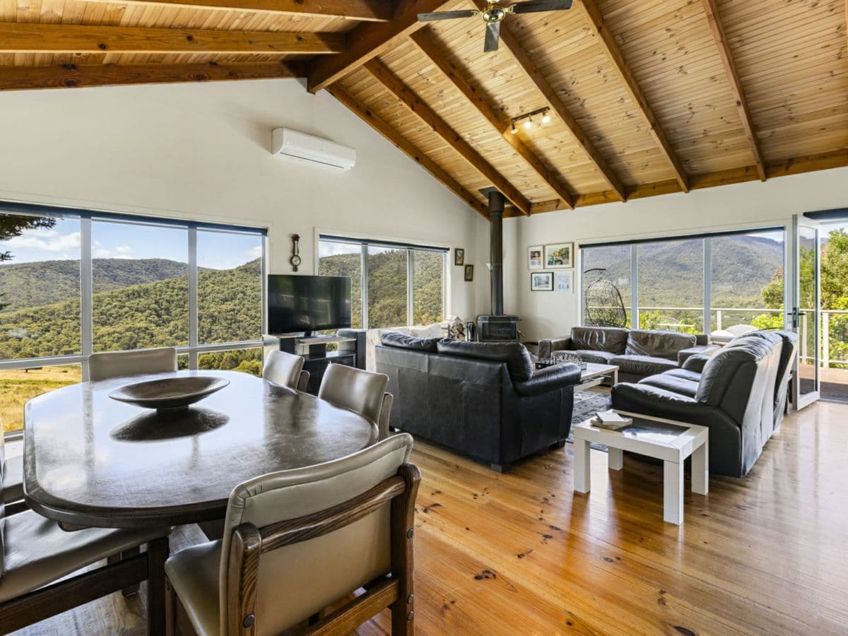 68 Alpine Ridge Drive, MERRIJIG, Merrijig - Image 1