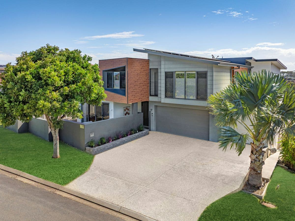 11 Ocean Ridge Terrace, PORT MACQUARIE, Port Macquarie - Image 1