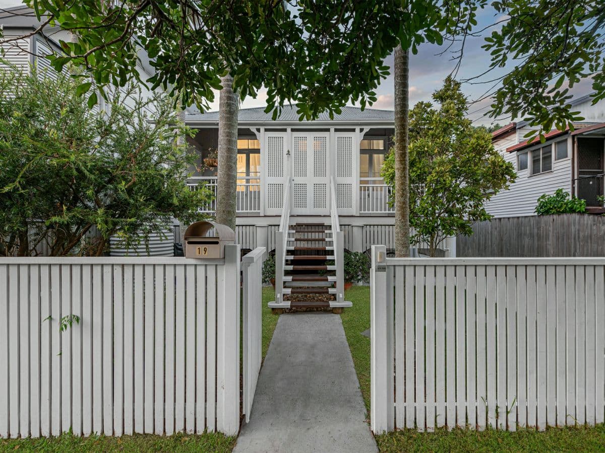 19 Barton Road, HAWTHORNE, Balmoral - Image 1
