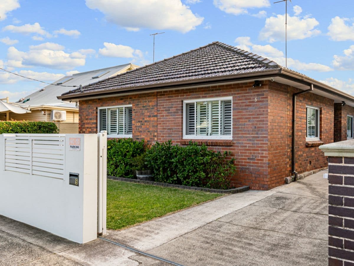 5 Crawford Road, BRIGHTON-LE-SANDS, Brighton-Le-Sands - Image 1