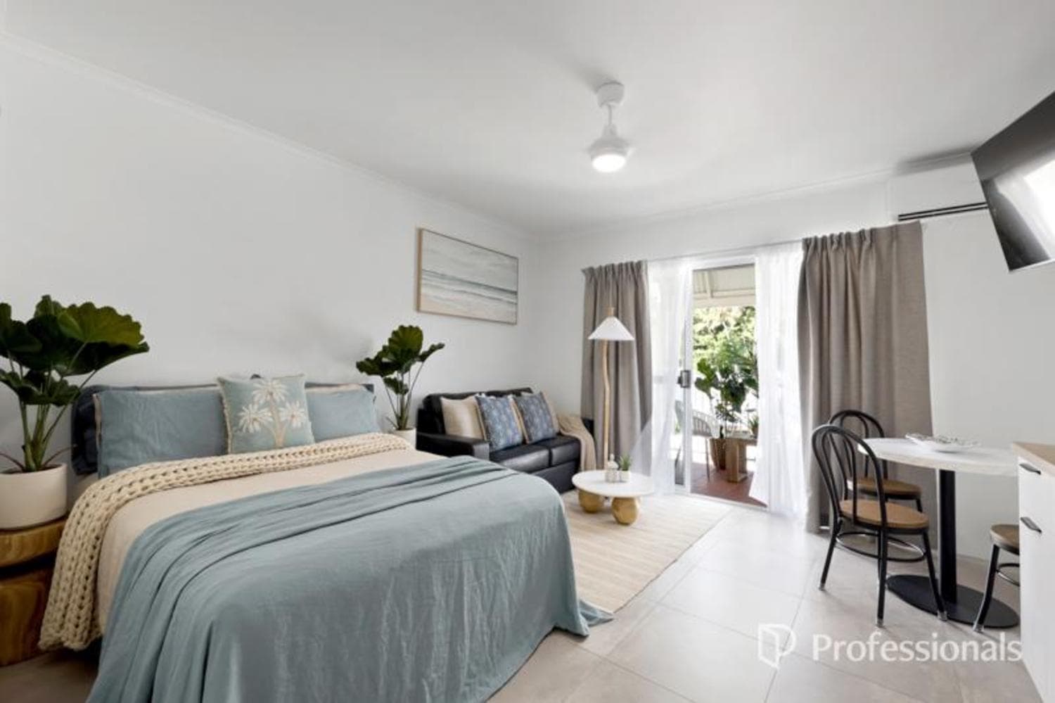 211/6 Beach Road, Dolphin Heads QLD 4740, Dolphin Heads - Image 1