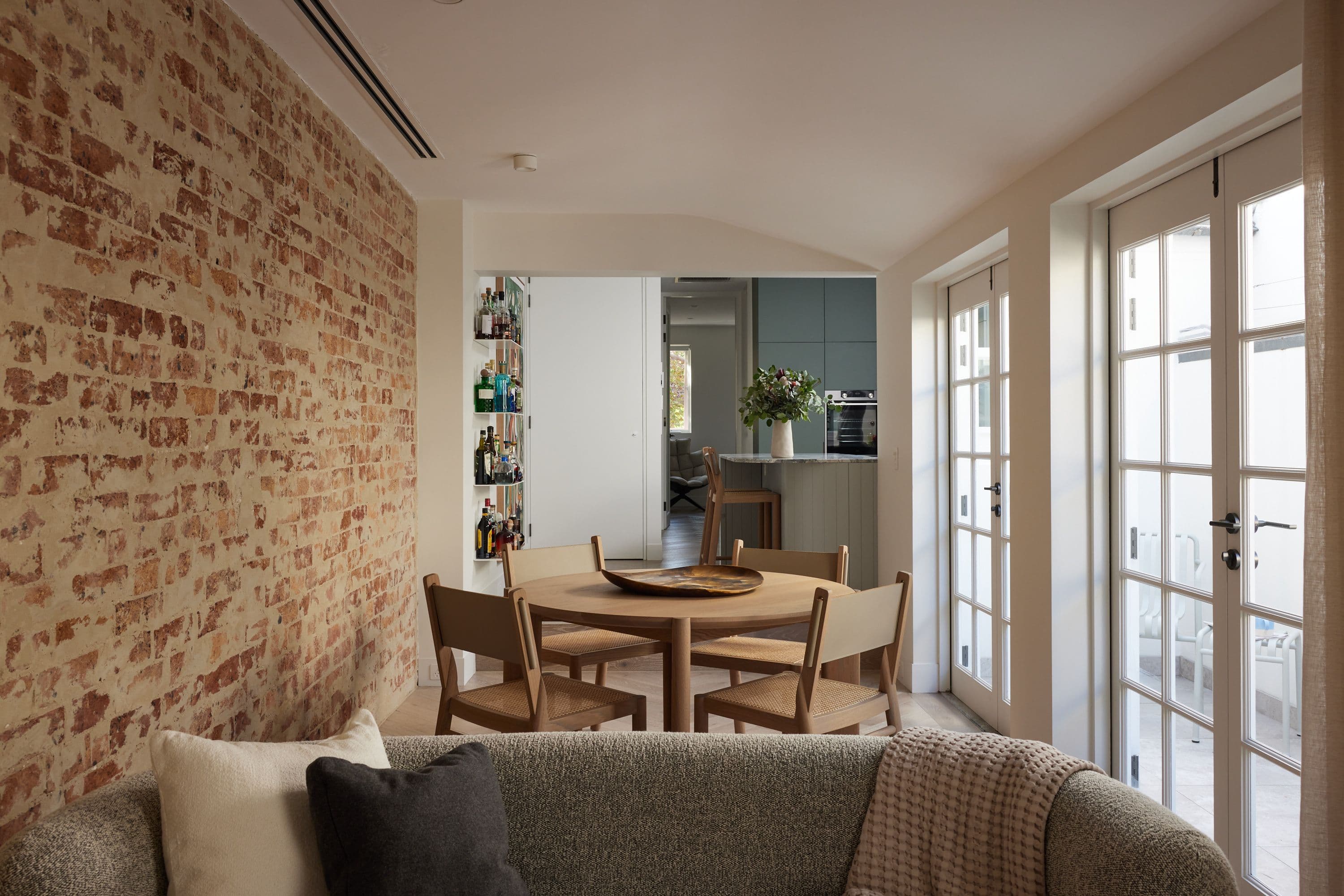 2/487 Crown Street, Surry Hills - Image 1