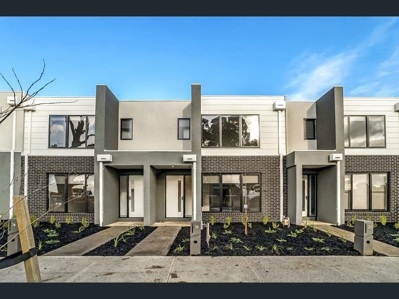 18 McComb Lane, Cranbourne - Image 1