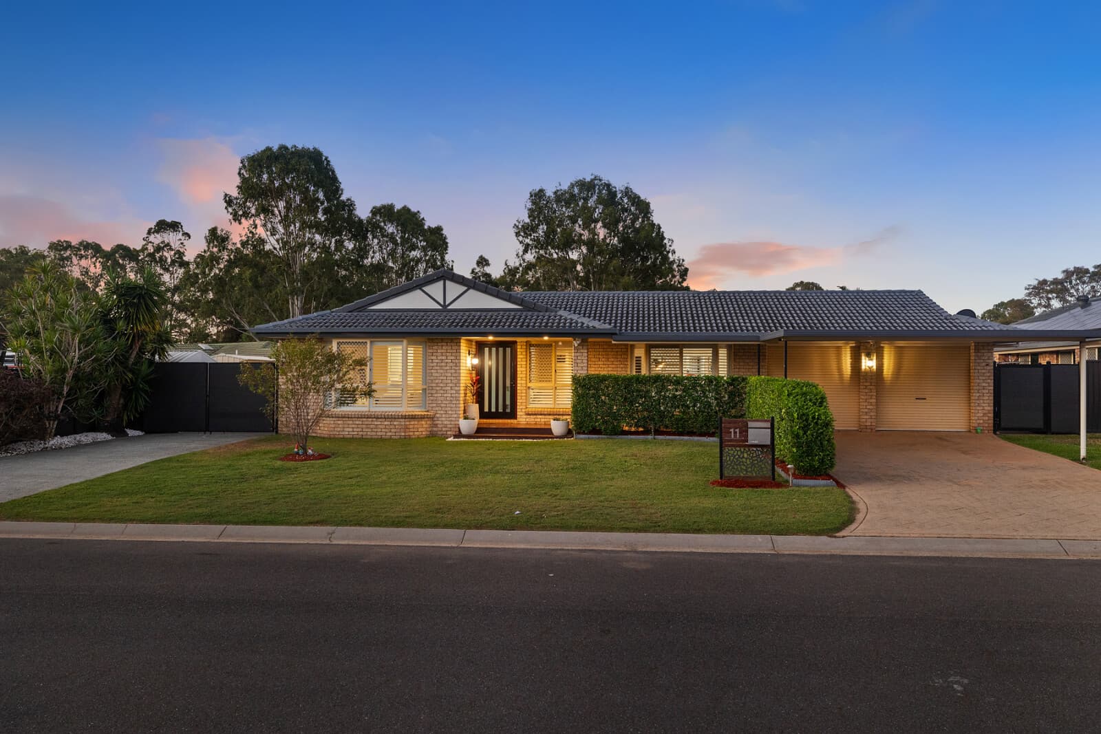 11 Carisbrooke Court Birkdale QLD 4159, Birkdale - Image 1