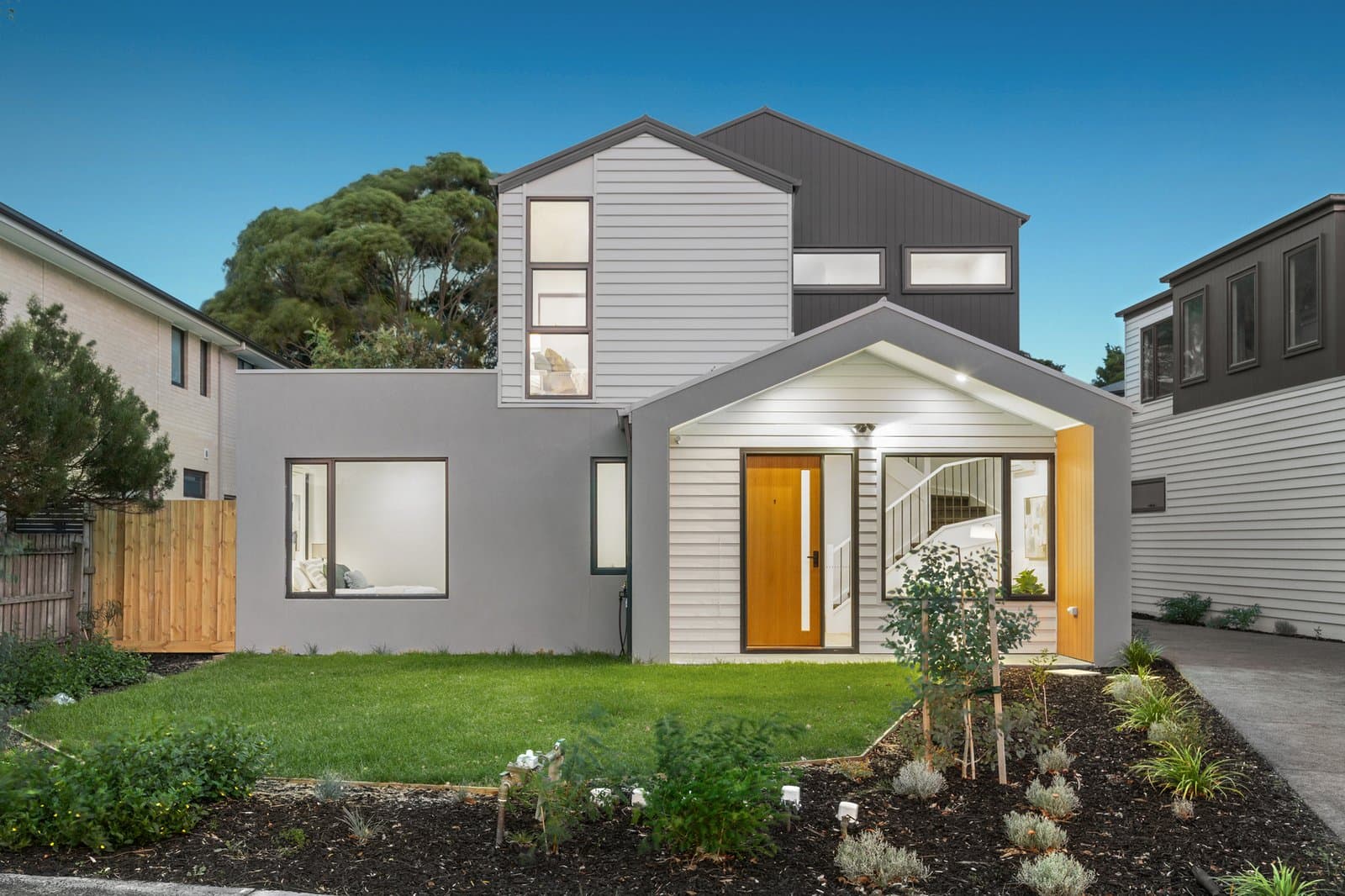 1&2/77 Larnook Crescent,
Aspendale, Aspendale - Image 1