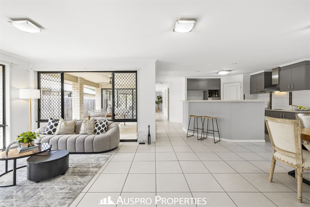 41 Chilton Street, Sunnybank Hills - Image 1