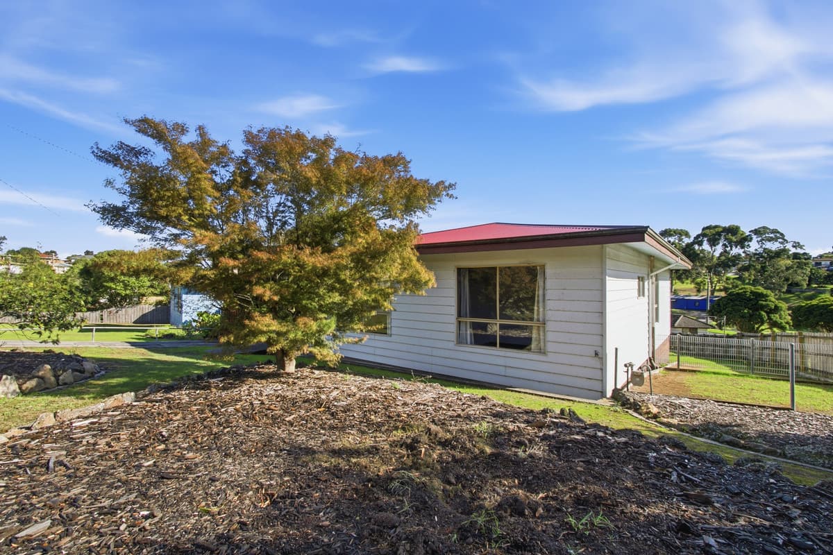 19 Dunbar Avenue, Morwell VIC 3840, Morwell - Image 1