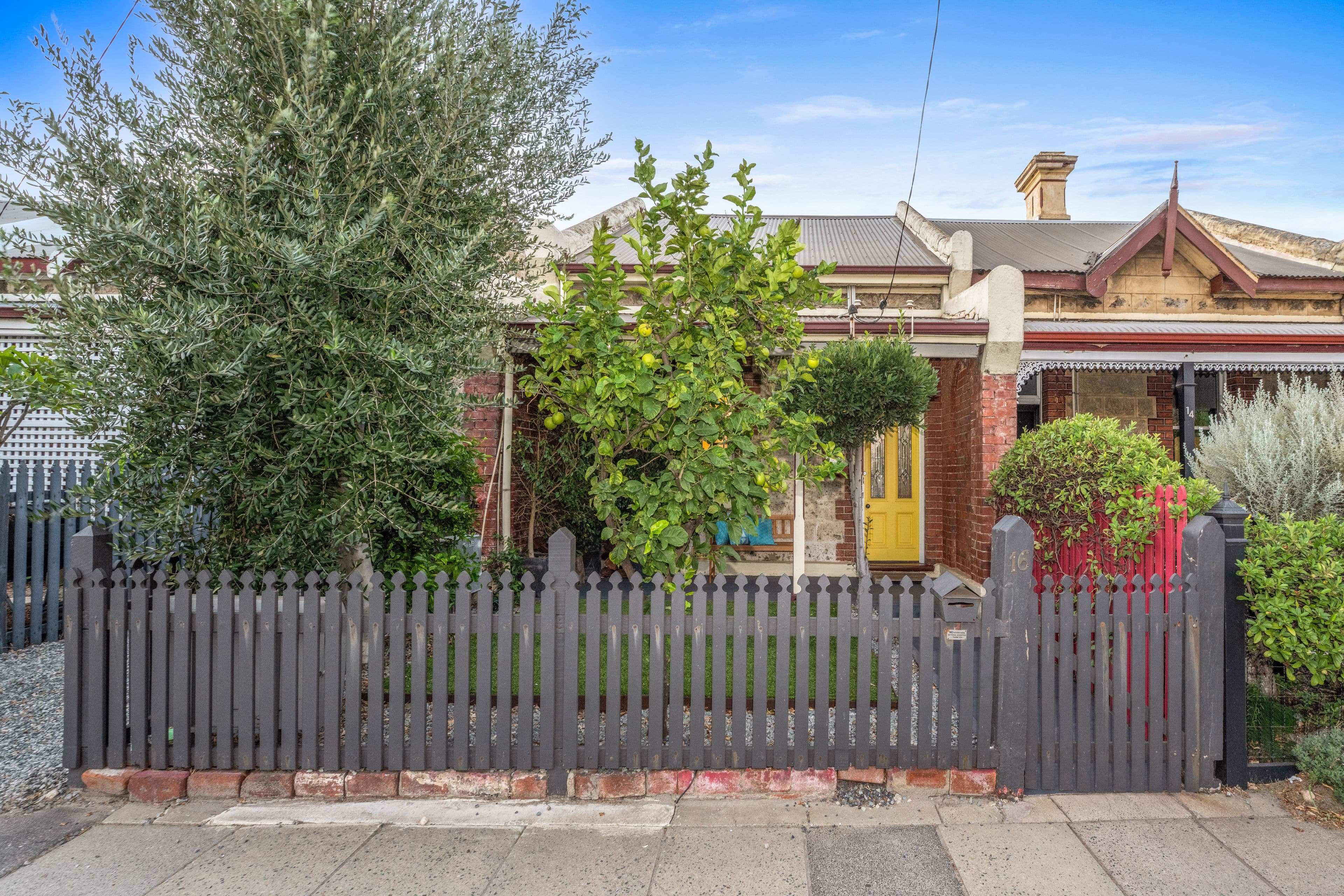 16 Tydeman Road, North Fremantle WA 6159, North Fremantle - Image 1