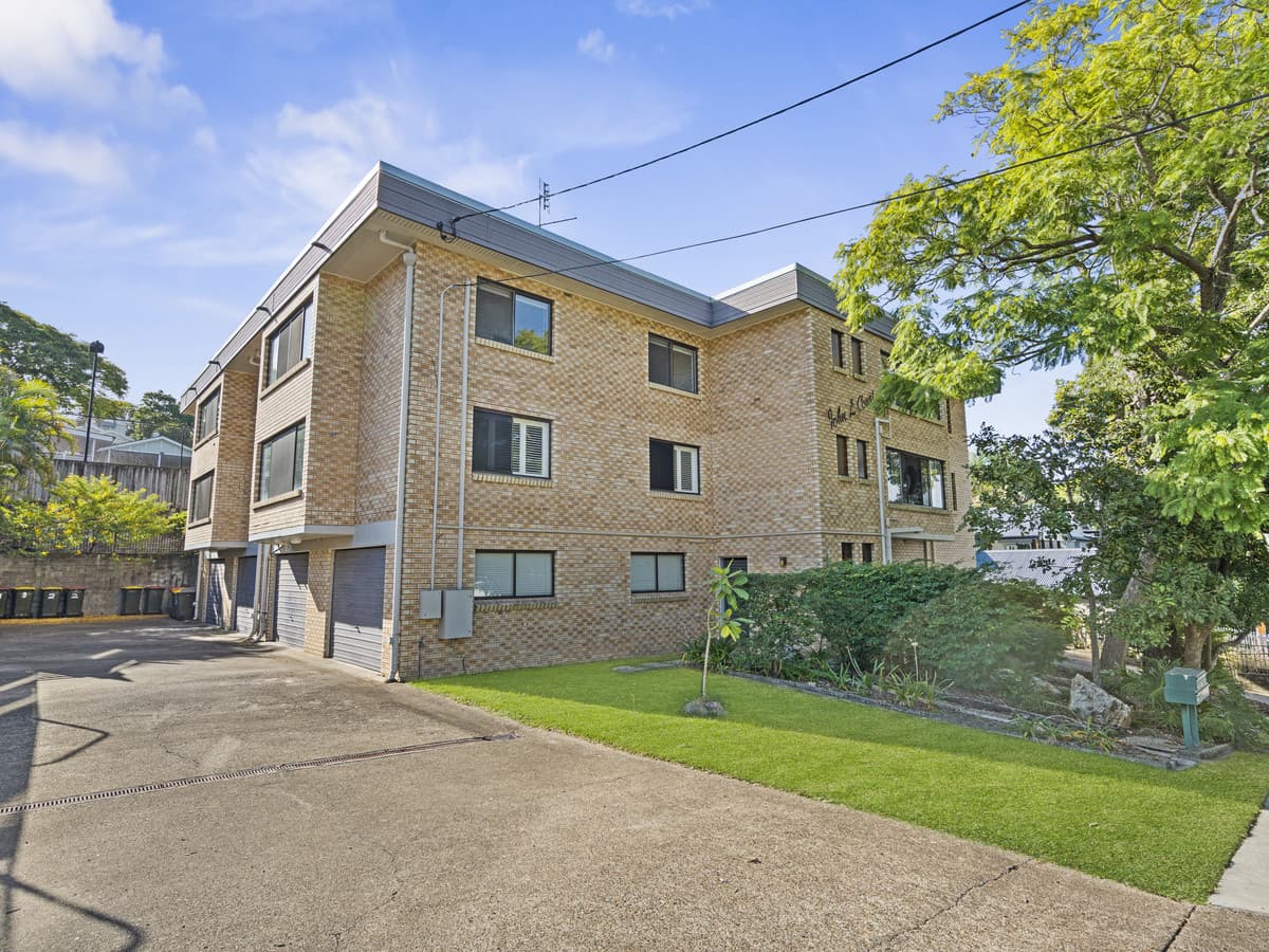 76 Sackville Street, Greenslopes - Image 1