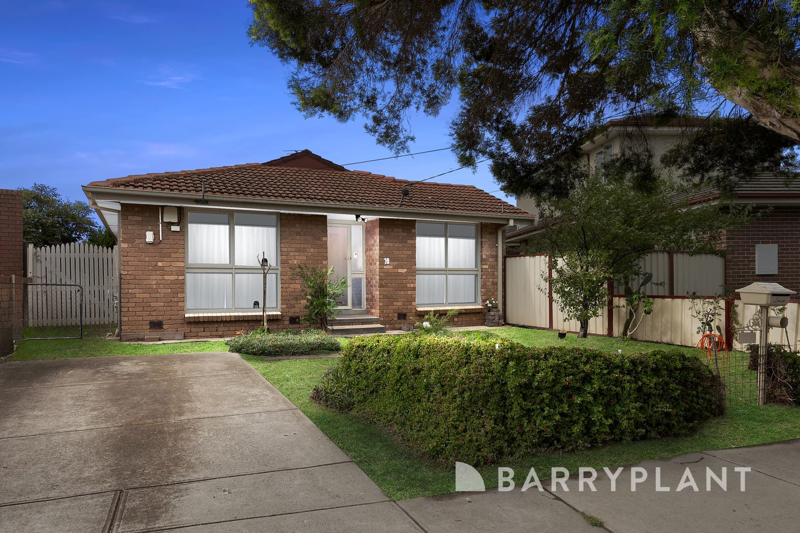 10 Revell Crescent, St Albans, VIC 3021, St Albans - Image 1