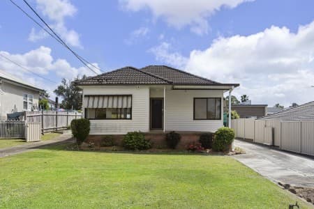 15 Pioneer Street, Seven Hills - Image 1