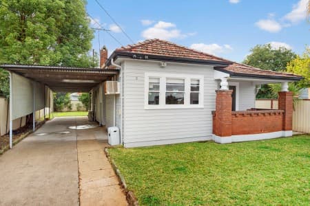 3 Gray Street, Granville - Image 1