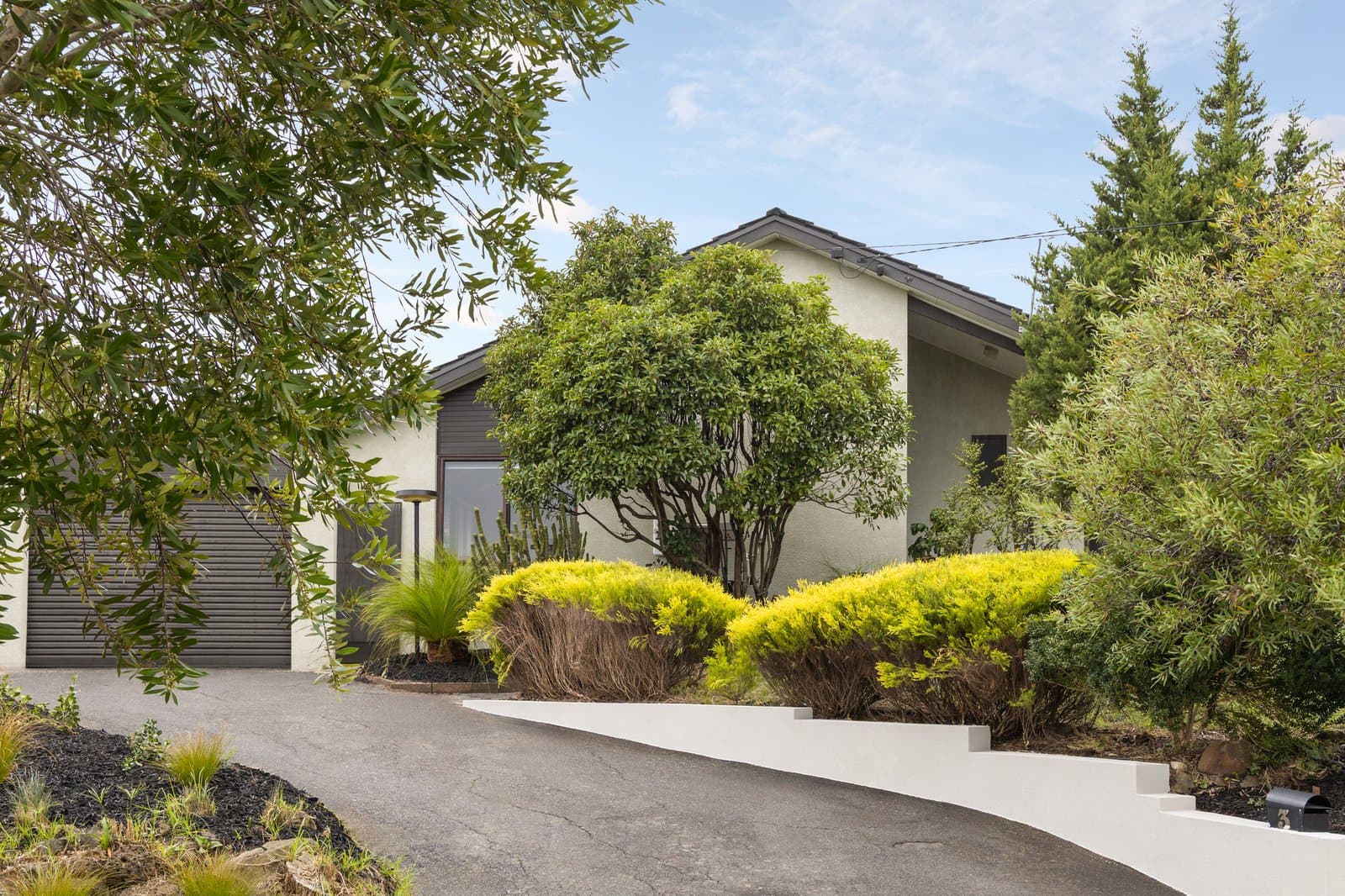3 Snead Court, Mount Waverley, Mount Waverley - Image 1