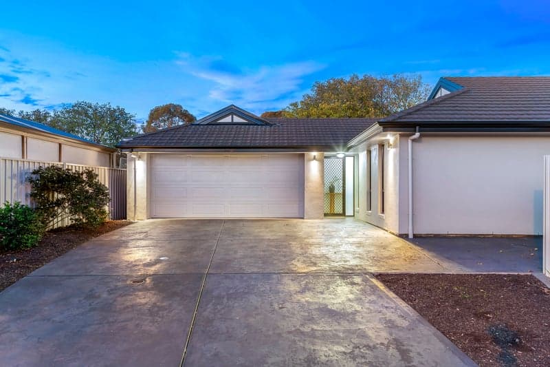 5 Oaks Court, Parafield Gardens - Image 1