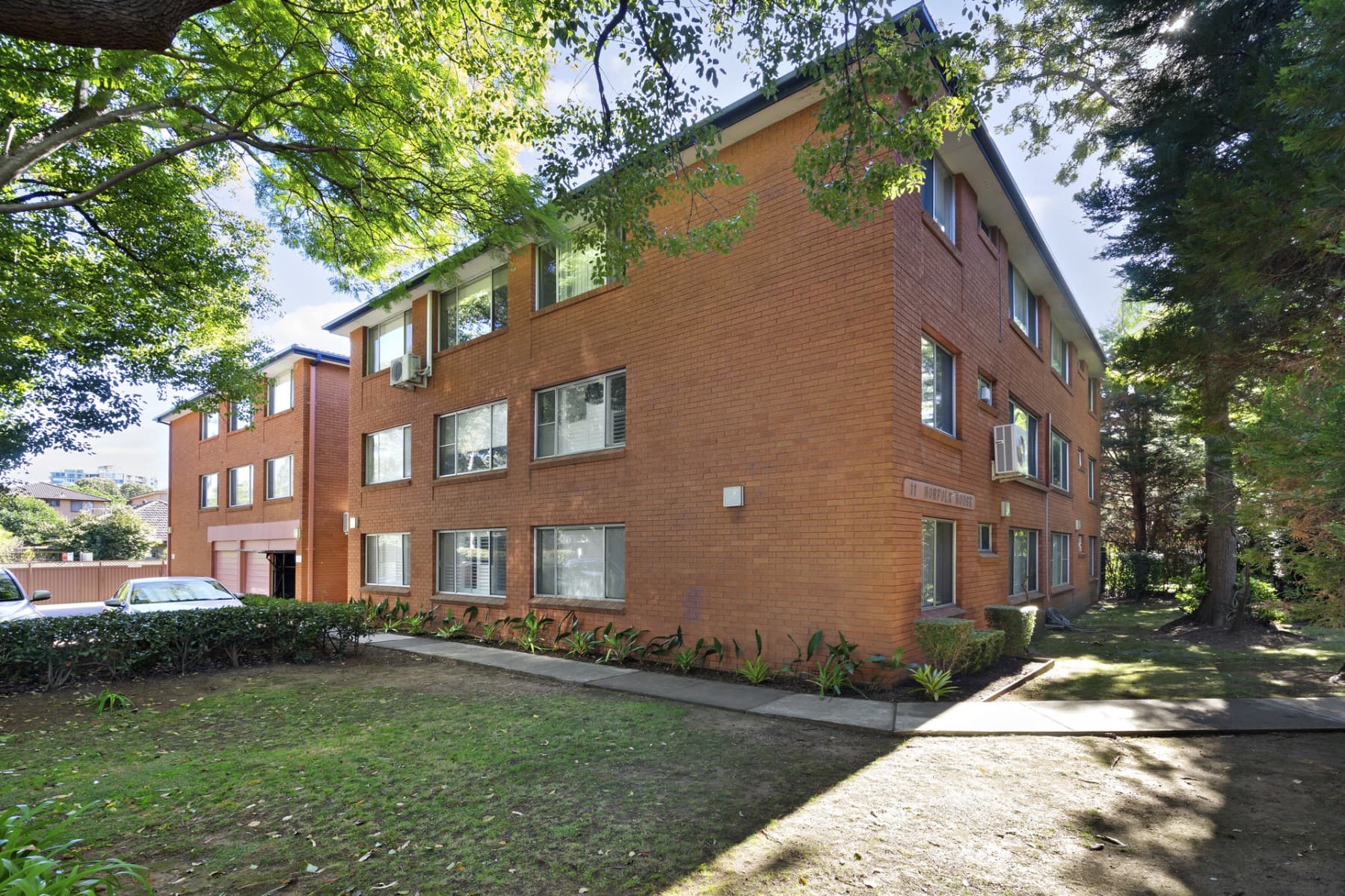 2/11-13 Queens Avenue, Parramatta - Image 1