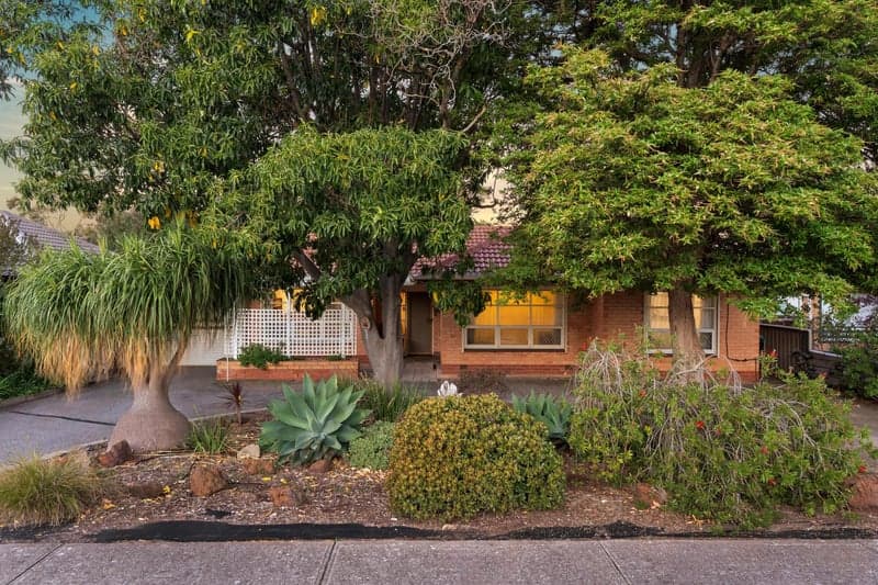 34 Roberts Road, Hackham West - Image 1
