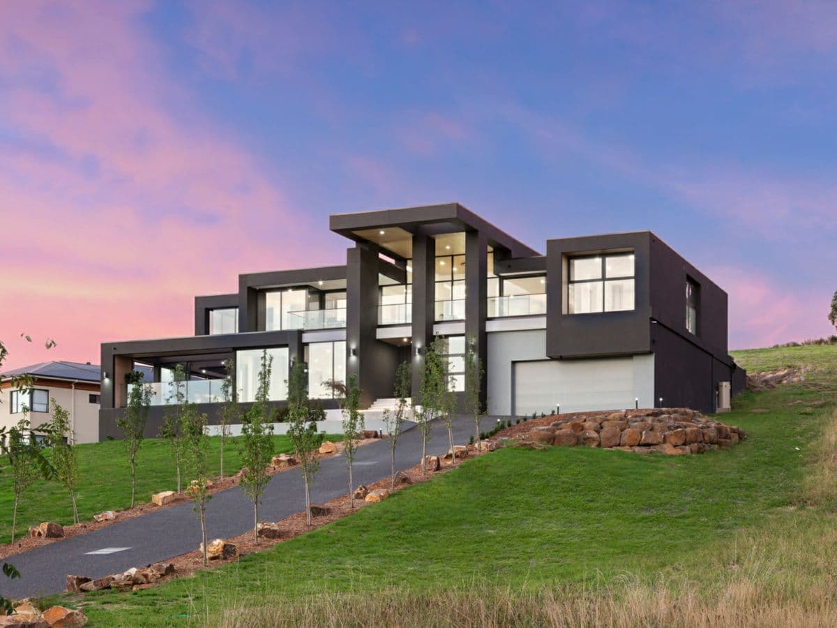 8 Sheldon Court, LYSTERFIELD, Lysterfield - Image 1