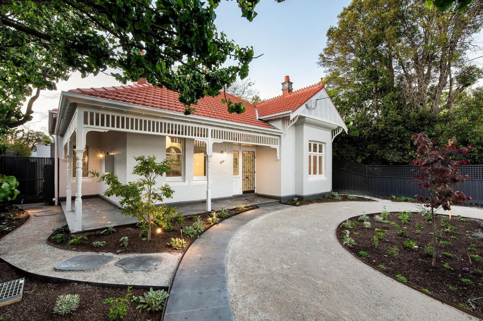 24 Glendearg Grove, Malvern - Image 1