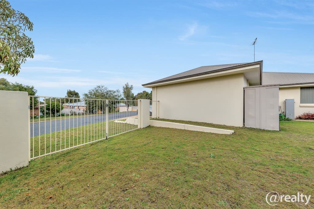 20 Silvertop Avenue, Halls Head, WA, 6210, Halls Head - Image 1