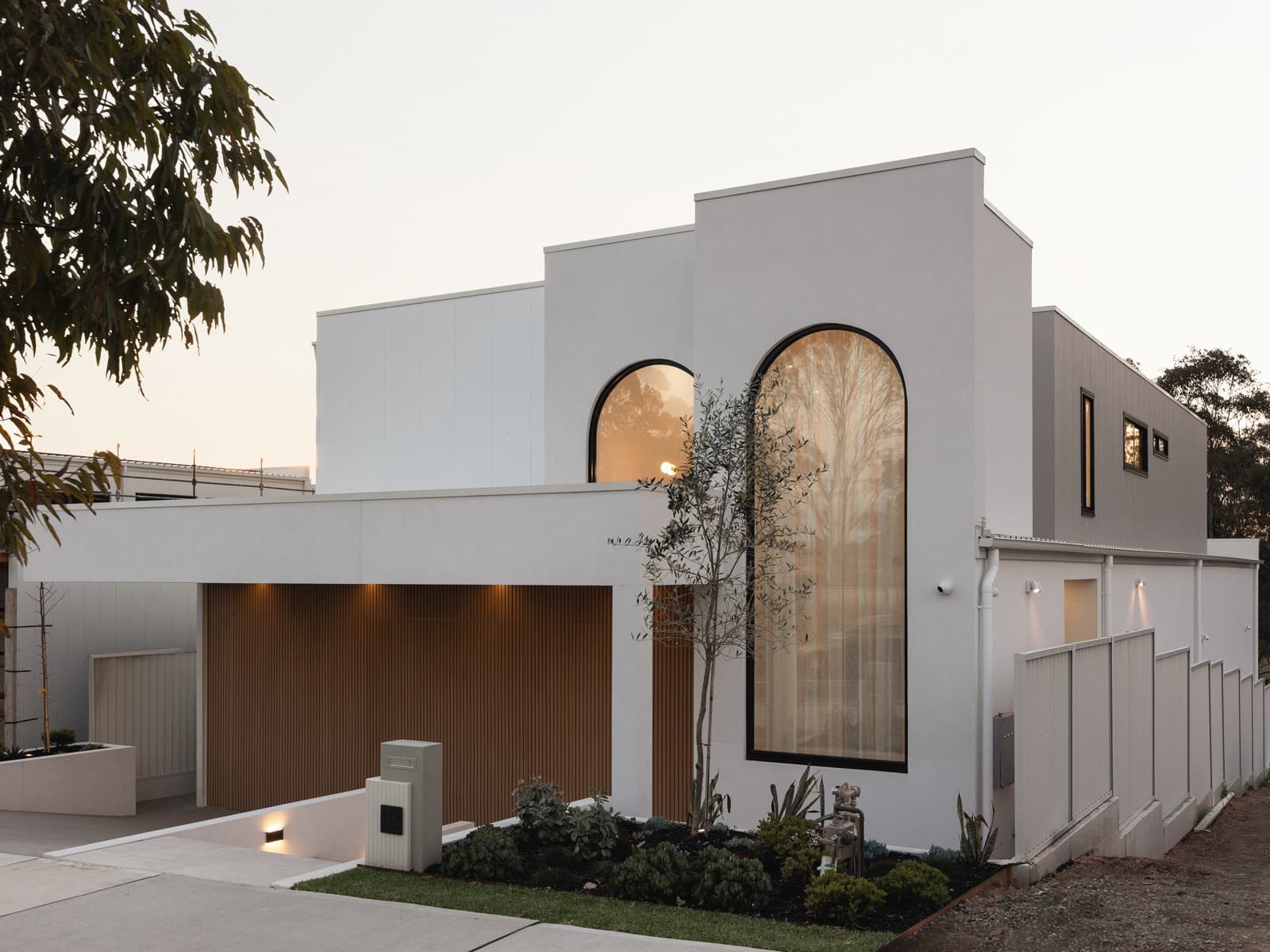 113 Ballandean Boulevard, Gledswood Hills - Image 1