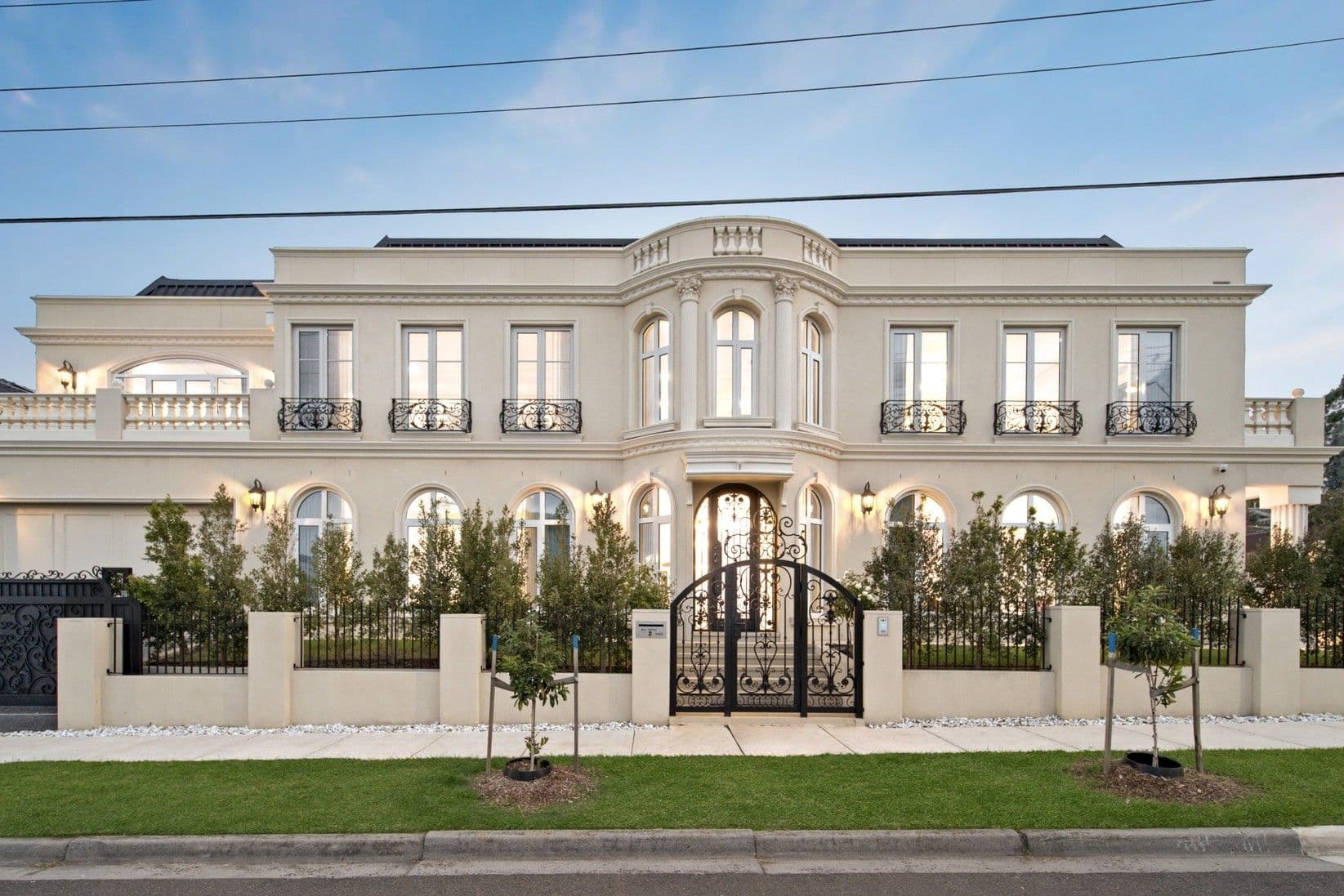 2 Caithness Crescent, Glen Waverley VIC 3150, Glen Waverley - Image 1