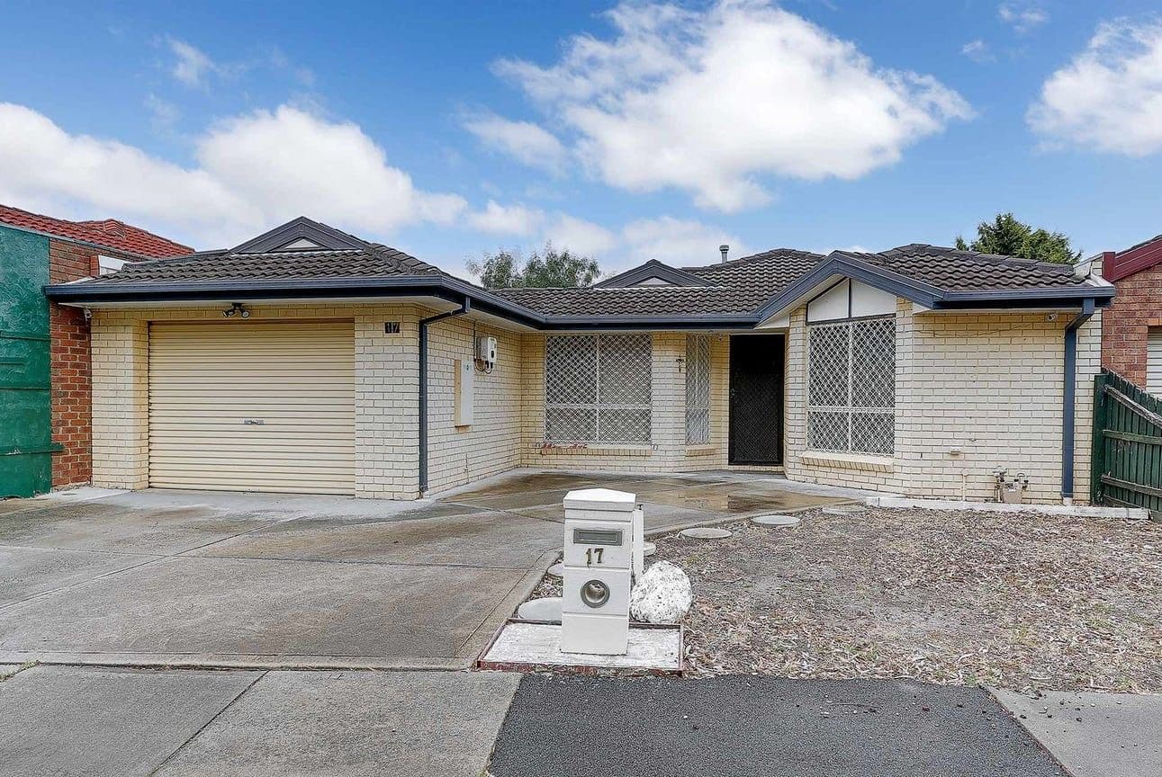 17 Kirwan Avenue, Roxburgh Park VIC 3064, Roxburgh Park - Image 1