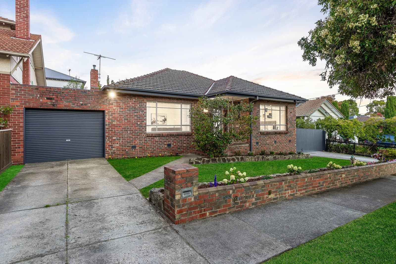 27 Compton Street, Canterbury - Image 1