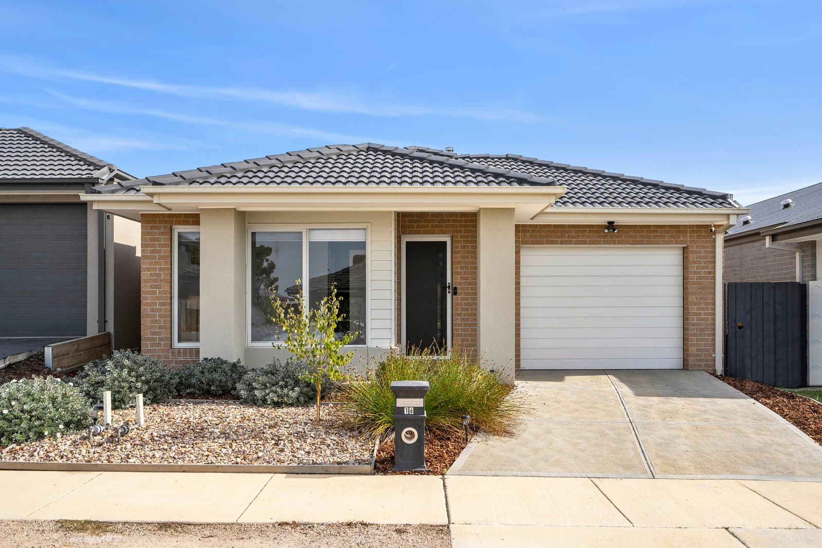 16 Jimmy Street, Charlemont, Charlemont - Image 1
