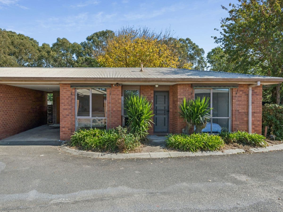 1/9 Crusoe Road, KANGAROO FLAT, Kangaroo Flat - Image 1