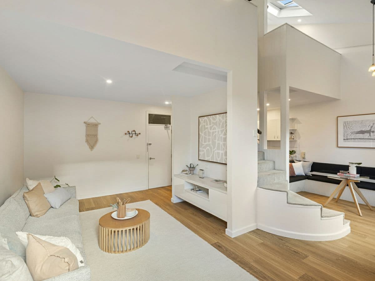 12/145 Ormond Road, ELWOOD, Elwood - Image 1