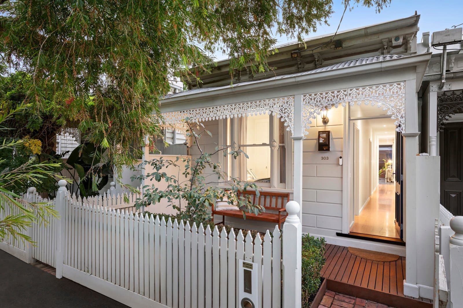 303 Esplanade East, Port Melbourne - Image 1