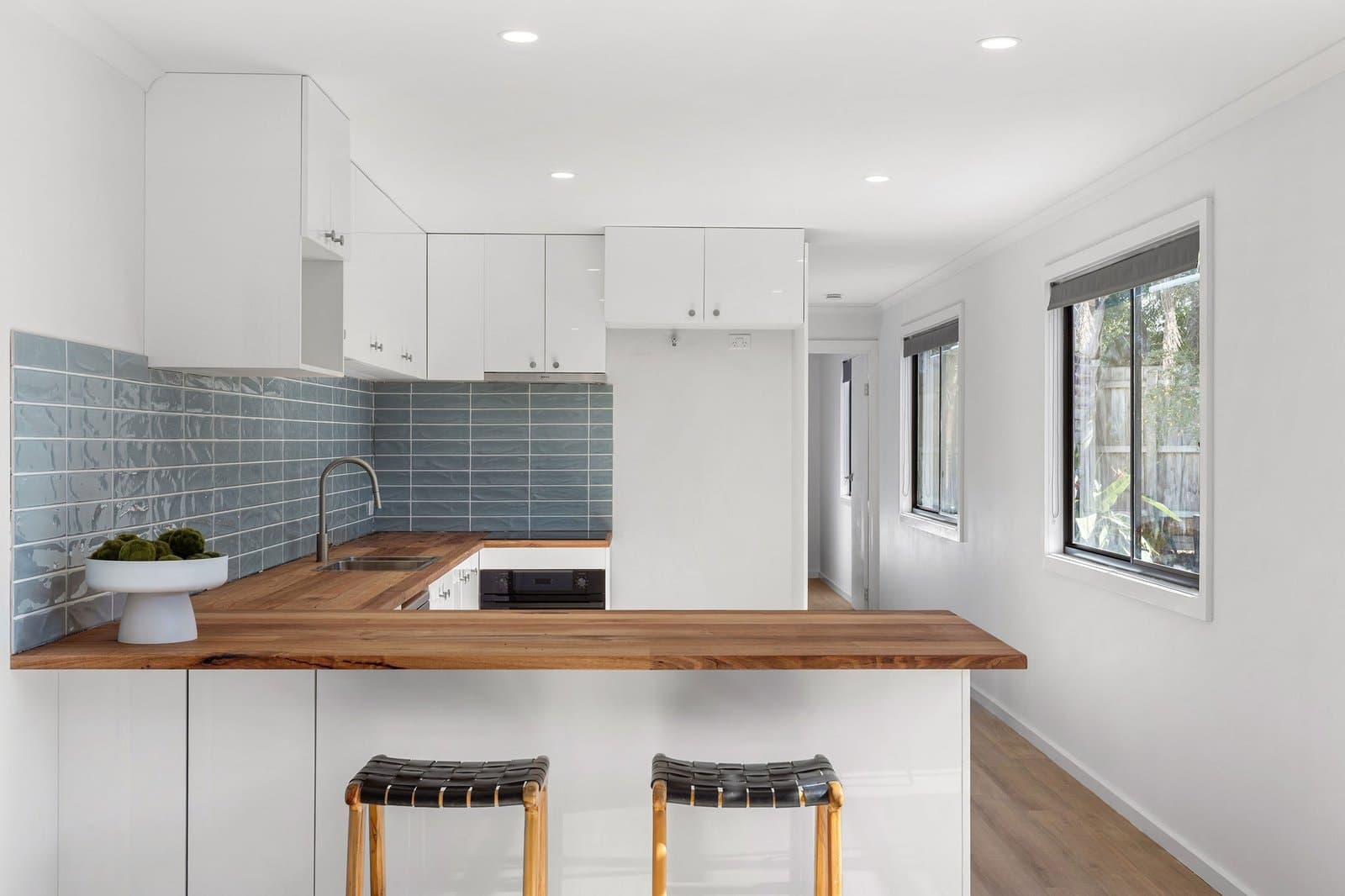 11 Karleen Court, Mornington - Image 1