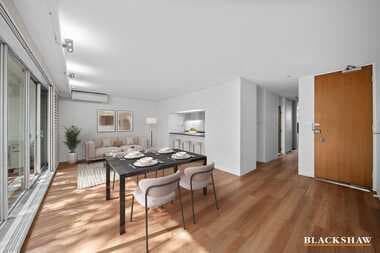 32/8 Giles Street, Griffith, Griffith - Image 1
