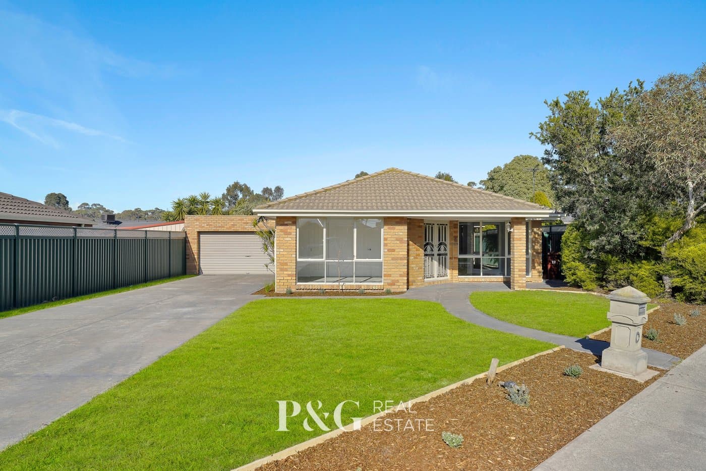12 Loganberry Close, Cranbourne North - Image 1