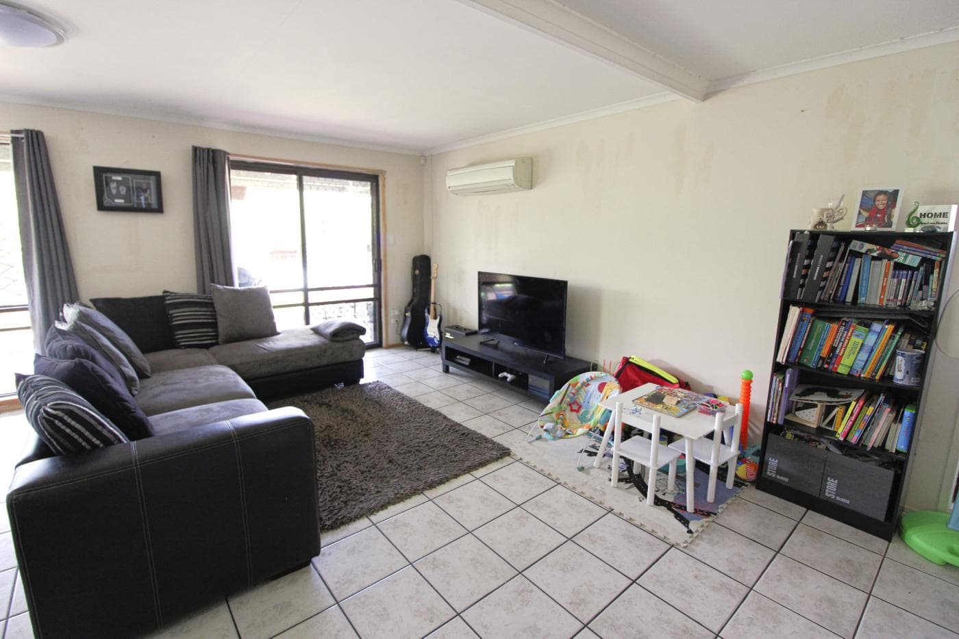 Unit 1, 2-4 Hercules Road, Mount Isa, Mount Isa - Image 1