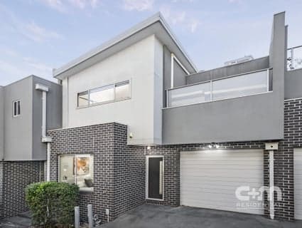 2/9 Austin Crescent, Pascoe Vale - Image 1
