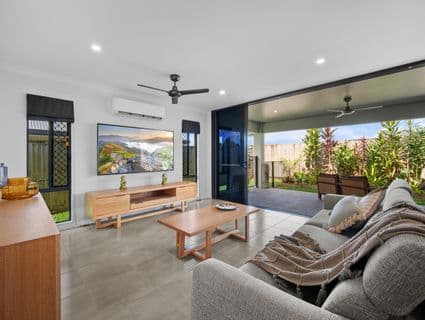 6 Mintbush Way, Bentley Park - Image 1