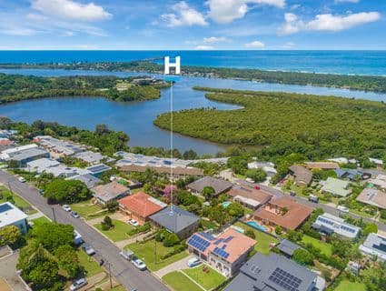 24 Walter Crescent, Banora Point - Image 1